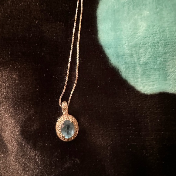 All pretty - Picture 2 of 10